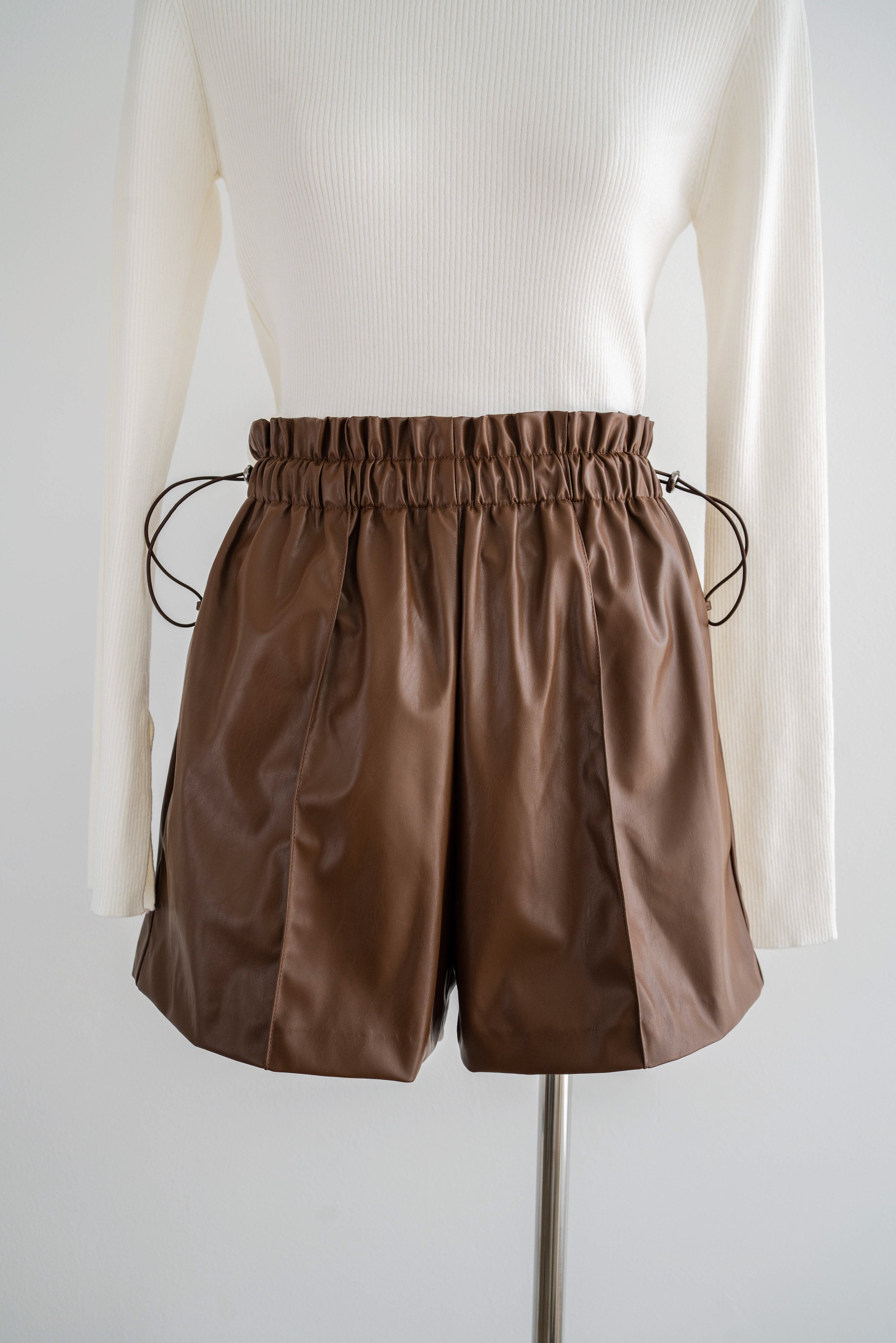 Sue Faux Leather Shorts - Mocha